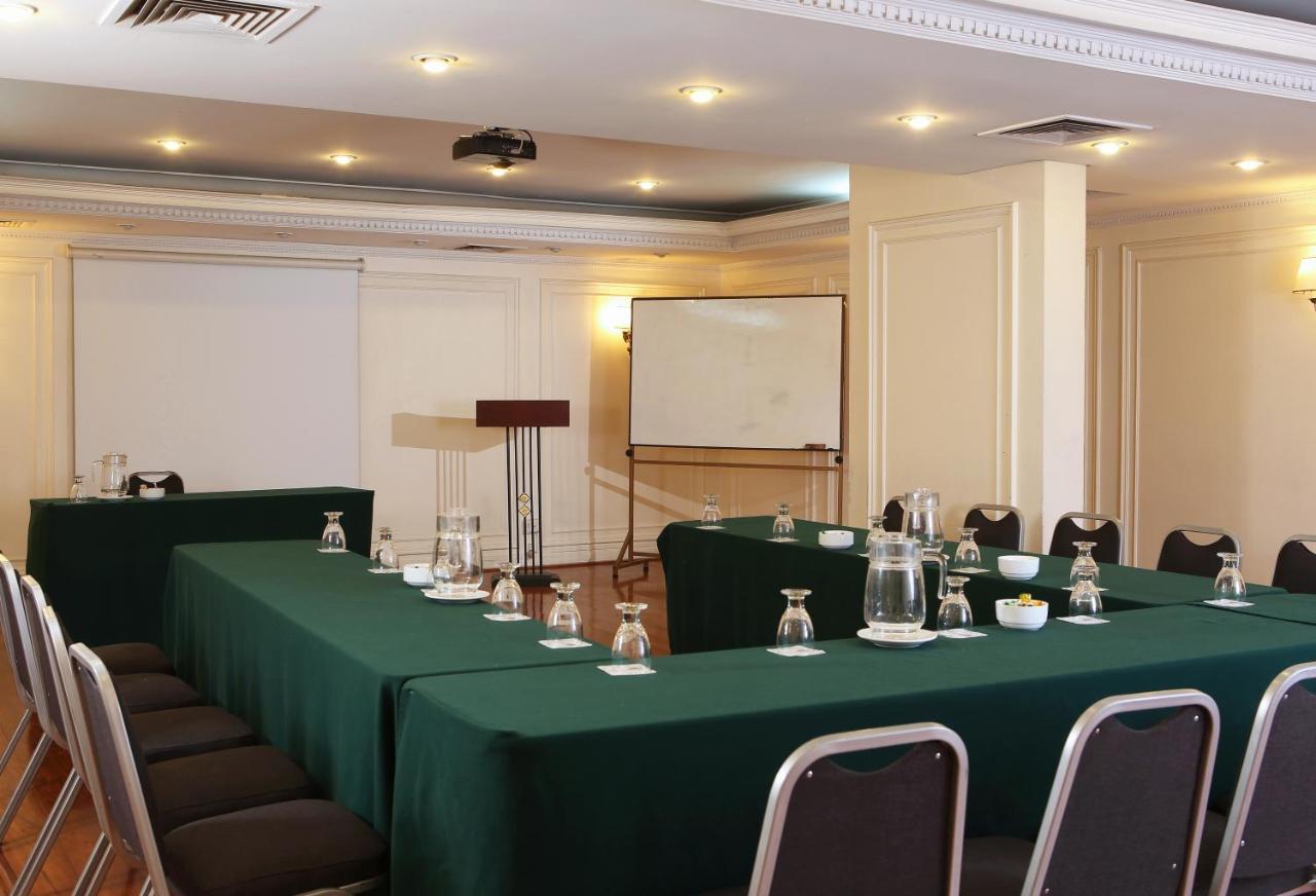Hotel Mr Express Santiago del Cile Esterno foto