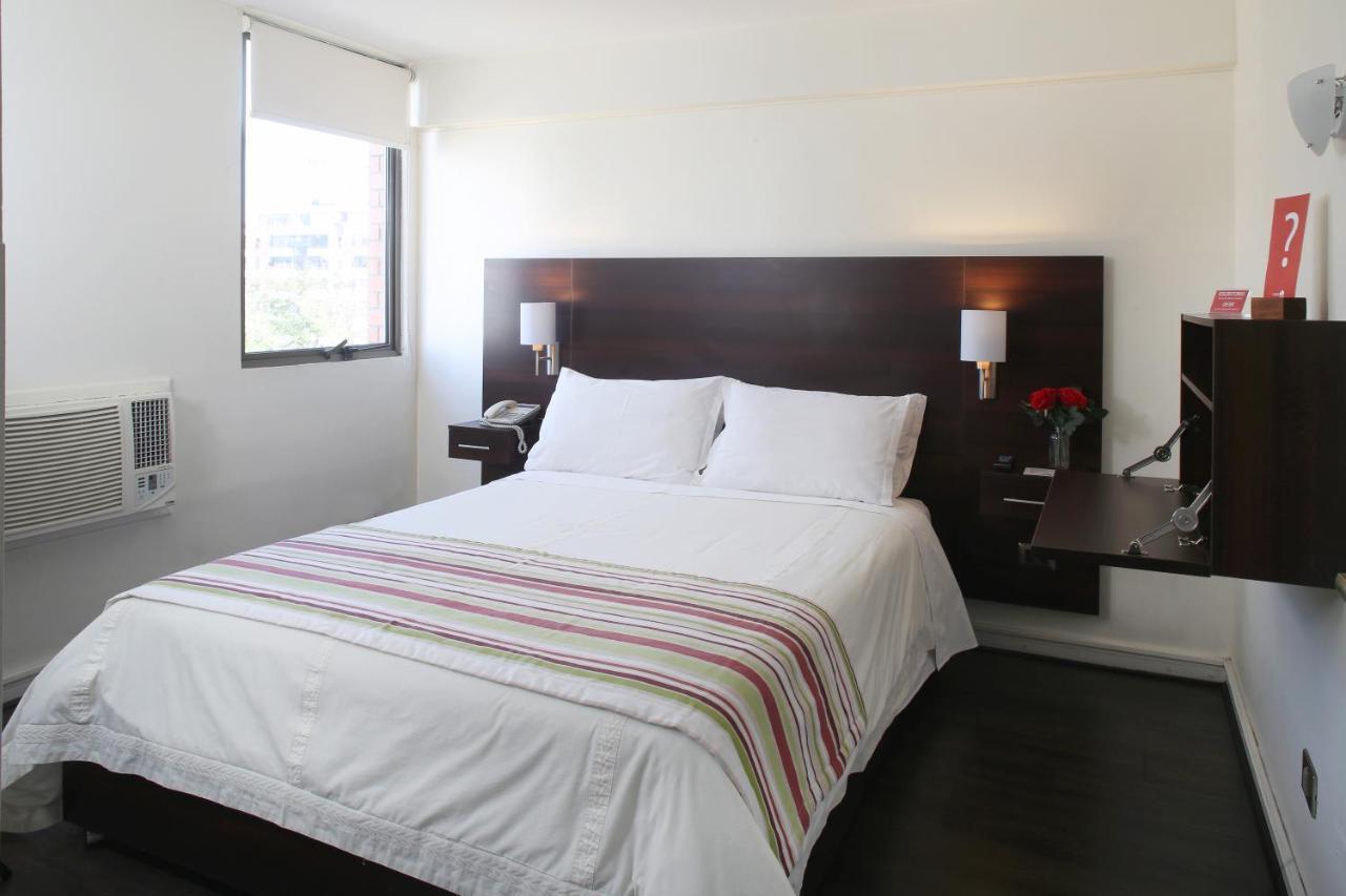Hotel Mr Express Santiago del Cile Esterno foto