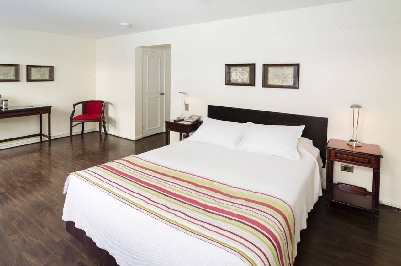 Hotel Mr Express Santiago del Cile Esterno foto