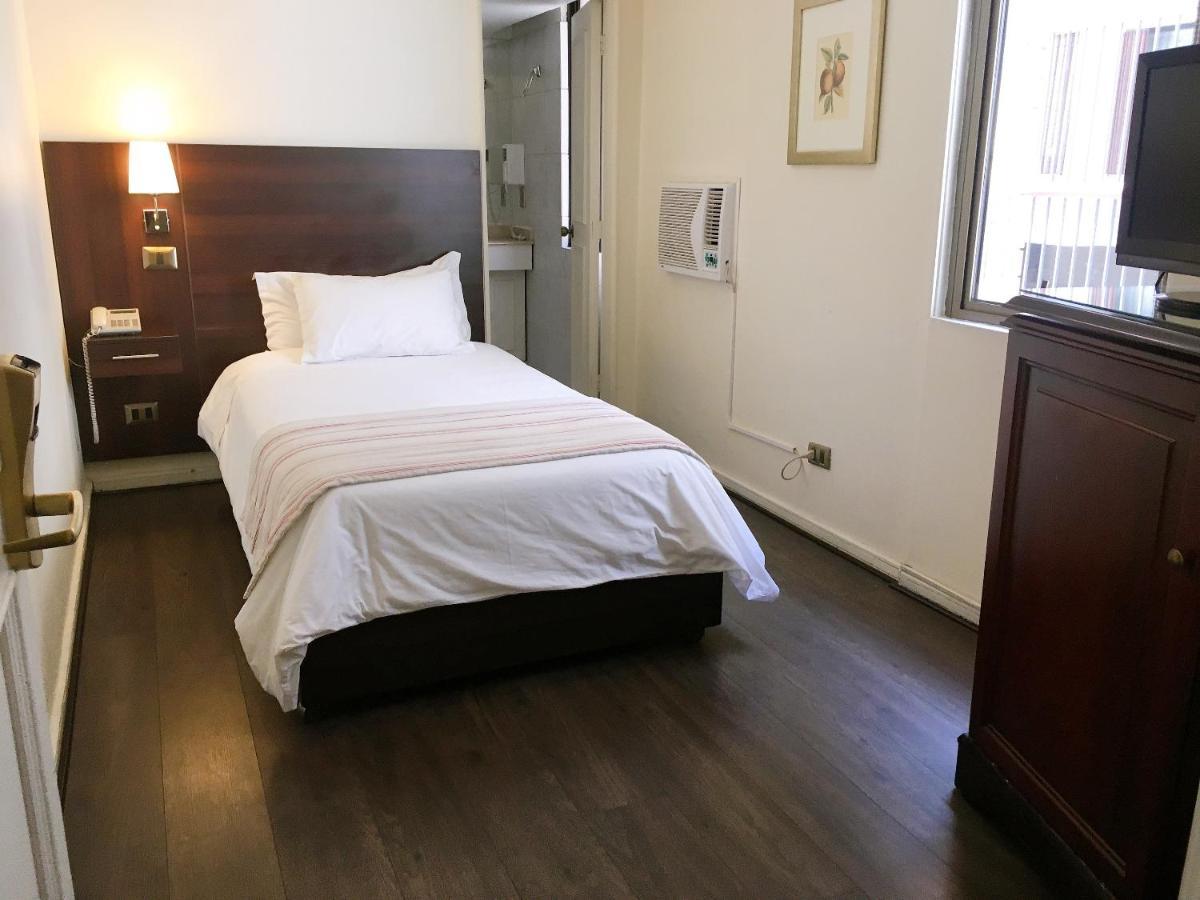 Hotel Mr Express Santiago del Cile Esterno foto
